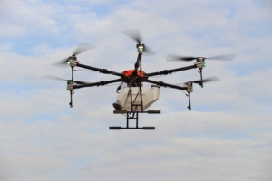 Drone agricole professionnel NGST-616S 16L 6 axes, châssis en fibre de carbone, pack puissance X8 pour la protection des plantes et la pulvérisation de pesticides - Product Image 3