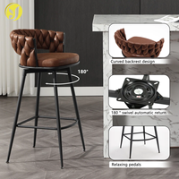 Tabourets de bar modernes de luxe avec structure métallique, assise en cuir PU et dossier tressé doux, pieds noirs, chaise haute marron pour cuisine