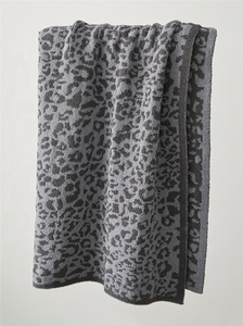 Couvertures tricotées délicates en fausse fourrure pour l'hiver, couvertures chaudes en microfibre moelleuses pour adultes - Product Image 5