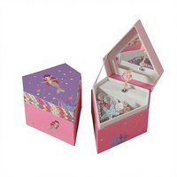 Boîte à musique artisanale en gros de l'usine Yiyu, boîte à musique personnalisée sirène rotative à manivelle, cadeau en gros pour enfants et la Saint-Valentin