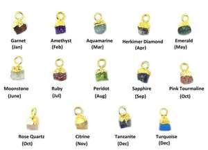 Piedra de nacimiento de enero, granate rojo natural, tamaño de 7 mm a 12 mm, material en bruto, pequeños dijes y colgantes con baño de oro. - Product Image 5