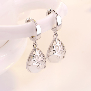 Orecchini Pendenti a Cerchio con Totem in Argento e Pietra Lunare per Donna, Accessori Moda Vintage - Product Image 2