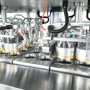 Machine de remplissage et de scellage entièrement automatique pour gobelets et boîtes, personnalisable en termes de disposition, capacité et type de gobelet, directement de l'usine - Product Image 4