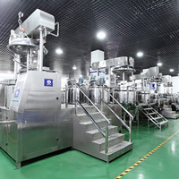 Équipement de production cosmétique professionnel Mayonaise crème pour le corps faisant la machine soulever la machine de mélangeur homogène sous vide