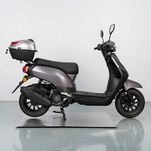 Moped classique <span class=keywords><strong>125cc</strong></span> économique avec moteur haute performance, fonctions électroniques, système de démarrage double, frein à disque avant, durable pour une utilisation à long terme - Product Image 3