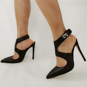 Zapatos de tacón alto de cuero para mujer con aberturas y hebillas traseras, sandalias de verano con punta cerrada y tacón de aguja - Product Image 1