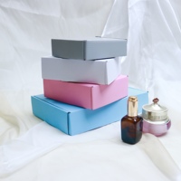 Boîtes d'expédition en carton ondulé personnalisées avec logo, pelliculage mat, gaufrage, doublure en mousse, pour chaussures, vêtements, présentoirs et cadeaux