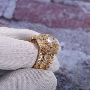 Set di Tre Anelli Geometrici con Zirconi Incastonati per Donne, Gioielli Eleganti e alla Moda - Product Image 3