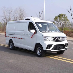 Nouveau véhicule de transport de la chaîne du froid avec <span class=keywords><strong>réfrigérateur</strong></span> isolé Caractéristiques Camion à essence manuel 4x2 Norme d'émission Euro 6 - Product Image 3