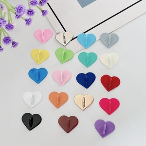 อุปกรณ์เสริมเคสโทรศัพท์แบบ DIY แหวนโลหะเคลือบกาว ตัวยึดสายคล้องโทรศัพท์ ตะขอรูปหัวใจ ที่แขวนโทรศัพท์ จี้โทรศัพท์มือถือ - Product Image 4