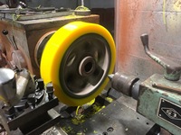 Roue d'alimentation pour dégauchisseuse quatre faces, roue de pression pour machine à colle et huile avec revêtement en polyuréthane, antistatique, résistant à l'hydrolyse, moulé