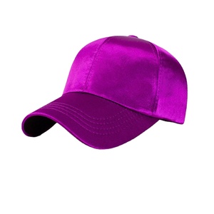 Casquette personnalisée 6 panneaux en gros d'usine, chapeau d'été pour femmes et hommes, casquette de baseball en satin doublée de soie, snapback - Product Image 1