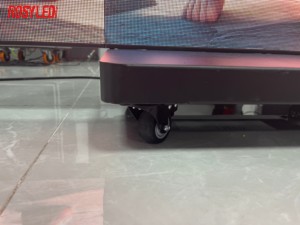 จอแสดงผล LED แบบพับสามตอน ROSYLED P2.5 ป้ายดิจิทัลตั้งพื้นสำหรับโฆษณาในร่ม - Product Image 6