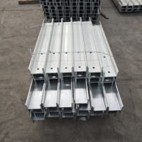 Norme australienne Q235 longueur personnalisable galvanisé poinçon mur de soutènement béton dormeur