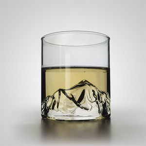 Vaso de Vidrio Soplado a Mano para Cóctel Old Fashioned con Diseño de Montaña, Forma Cilíndrica, Estilo Minimalista, 1 Pieza - Product Image 2