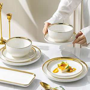 <span class=keywords><strong>Set</strong></span> di Stoviglie in Ceramica a Righe 32 Pezzi, Piatti, Ciotole, Tazze e Piattini con Rilievo Phnom Penh, Design Moderno - Product Image 4