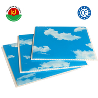 Plaque de plafond décorative en PVC imperméable et résistante à l'humidité pour projets intérieurs de maisons et d'hôtels au Pérou