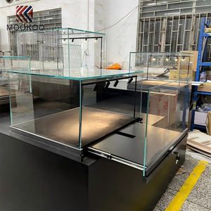 Espositore Personalizzato con Vernice Sabbiata Nera - Vetrina in Vetro Temperato per Gioielli - Product Image 4