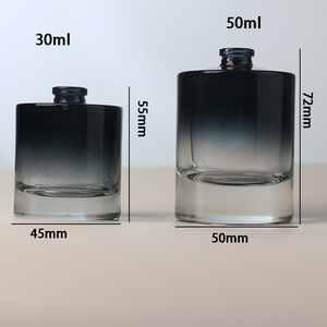 Bouteille de <span class=keywords><strong>parfum</strong></span> vide rechargeable pour hommes de couleur dégradée Botol 30ml atomiseur de Cologne cylindrique bouteille de <span class=keywords><strong>parfum</strong></span> en verre de pulvérisation ronde - Product Image 2