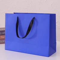 Proses Pelapisan Film Tas Kertas Kraft dengan Pegangan Pita Lebar Tas Belanja Kertas Kapasitas Besar Tas Kertas Kerajinan Multiwarna Logo Kustom