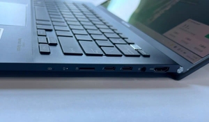 UX340 <span class=keywords><strong>Zenbook</strong></span> สำหรับธุรกิจแบบบางแป้นพิมพ์ภาษาอังกฤษขนาด<span class=keywords><strong>14</strong></span>นิ้ว IPS 1920x1080ดูอัลคอร์ <span class=keywords><strong>I7</strong></span> Intel Core 90Hz DDR4ขนาด16 + 512GB - Product Image 5