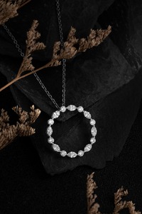 จี้เพชรทรงกลมเจียระไนแบบบริลเลียนท์ 1.37 กะรัต ทำจากทองคำขาวแท้ 14K ดีไซน์หรูหรา |   เพชรทรงกลมเจียระไนแบบบริลเลียนท์ ผลิตในห้องปฏิบัติการ - Product Image 5