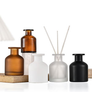 Popolare Bottiglia in Vetro Satinato Nero Opaco, Bianco, Ambra da 50ml, 100ml, 150ml per Diffusore di Oli Essenziali con <span class=keywords><strong>Bastoncini</strong></span> e Tappo in Sughero - Product Image 1