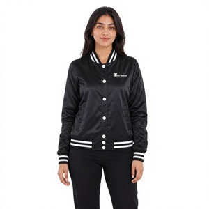 Chaqueta Varsity de Satén para Mujer Tiierwear, Negra, con Cuello Alto y Botones a Presión, Estilo Béisbol - Product Image 1