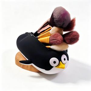 Bolsa de Almacenamiento de Silicona para Brochas de Maquillaje, Porta Brochas Lavable, Diseño de Pingüino, Impermeable, a Prueba de Polvo, Portátil para Viajes, Organizador de Brochas y Esponjas - Product Image 1