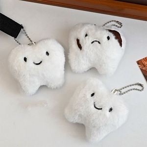 Llavero de peluche creativo al por mayor con diseño de dientes, bonito colgante de muñeca de dibujos animados de alta calidad para decoración de bolsos, pedidos al por mayor - Product Image 2