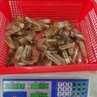 Precio al por mayor Tiras de cuarzo de citrino crudo natural Curación de punto de cristal de citrino transparente áspero