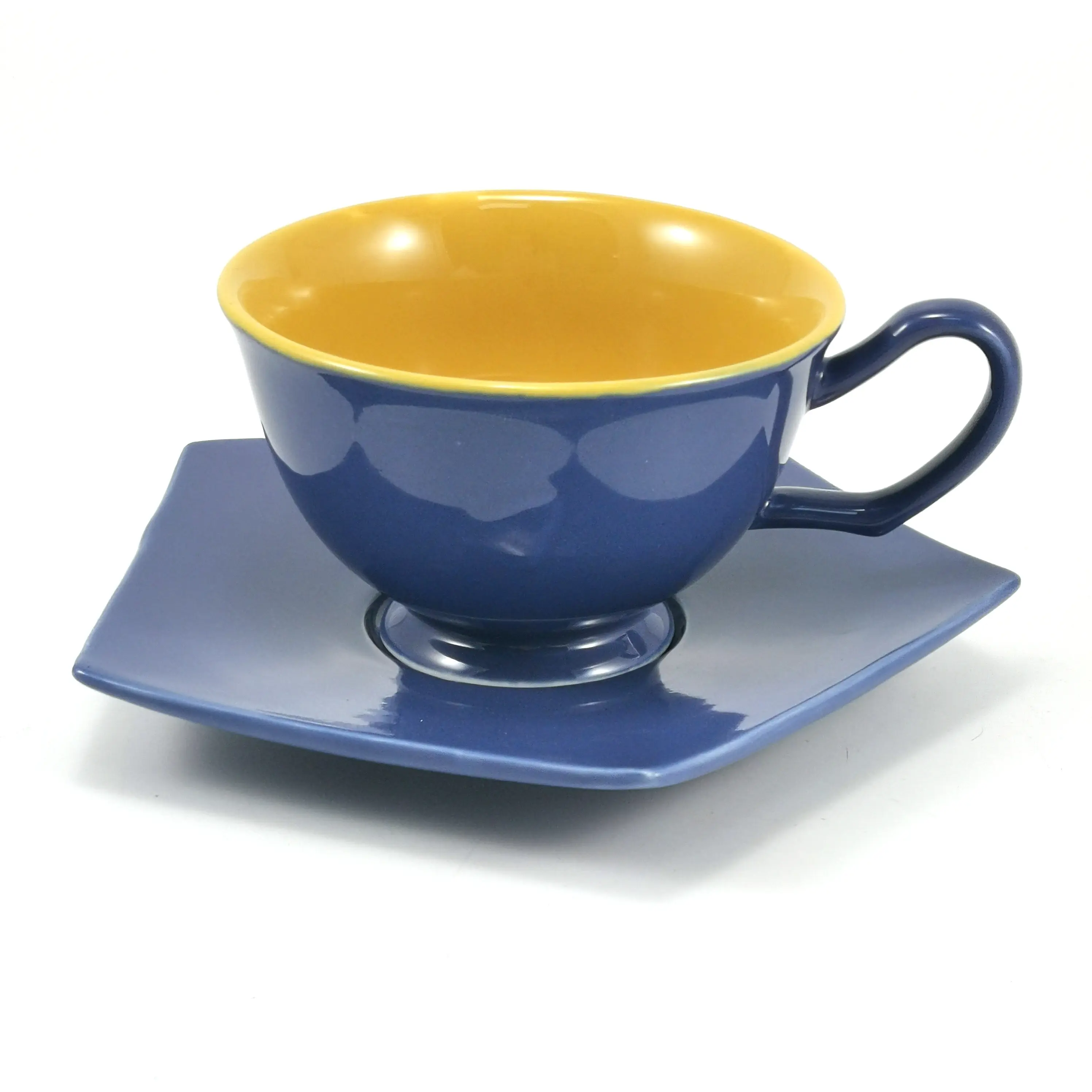 Neue moderne 200ml kunden spezifische Design zweifarbige Farbe Glasur Tee Kaffee Geschenk Keramik Tasse und Untertasse Set mit kreativen fünfeckigen Platte