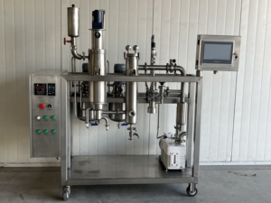 Équipement de distillation moléculaire de laboratoire 380V 10KW Capacité 1000-1500 200RPM - Product Image 1