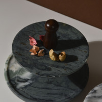 Natuurlijke marmeren witte serveerschaal met houten handvat, dubbele laag, fruit- en taartplateau, marmeren dessertplateau, decoratie voor thuis, keuken en feestjes, groothandel