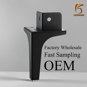 <span class=keywords><strong>Pieds</strong></span> de canapé en métal courbé noir, vente en gros d'usine, <span class=keywords><strong>pieds</strong></span> de meuble de luxe modernes OEM, <span class=keywords><strong>pieds</strong></span> de meuble TV avec patins antidérapants - Product Image 1