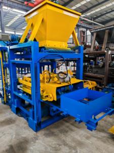 Mesin Pembuat Blok Beton QT4-15 Kapasitas Besar Berkualitas Baik, Mesin Bangunan Otomatis, Lini Produksi Bata Ringan - Product Image 1