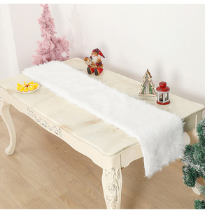 Runner da Tavola Bianco in Tessuto Effetto <span class=keywords><strong>Pelliccia</strong></span> Soffice per Decorazioni Natalizie e Festive, Copri Comò, Decorazioni per Tavolo da Pranzo e Mensole - Product Image 3