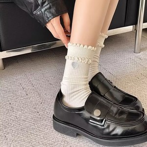 Chaussettes mi-mollet en coton pour femmes avec bordure en dentelle, broderie cœur, gris, blanc, noir, absorbant la transpiration, respirantes, style élégant - Product Image 4