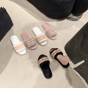 Chaussons d'intérieur plats en fourrure pour femme, collection Hiver 2026 - Product Image 4