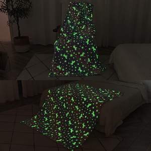 Coperte di flanella di peluche morbide e accoglienti all'ingrosso Glow In The Dark getta coperta coperte da <span class=keywords><strong>letto</strong></span> con motivo a unicorni luminosi - Product Image 2