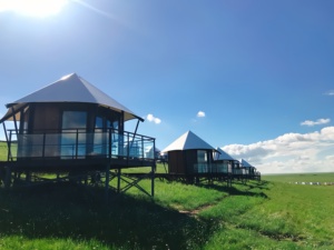 Casa Modulare in Legno con Tetto a Piramide in PVDF, Stile Resort Hotel, Cabina con Terrazza Esterna, Resistente Chalet per Glamping - Product Image 3