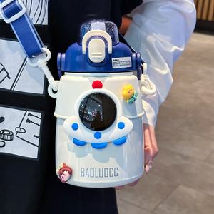 Astronaut Kinder Dubbele Muur Vacuüm Geïsoleerd 316 Roestvrij Staal Stro Beker Cartoon Ontwerp Grote Capaciteit Kamperen Buiten - Product Image 3