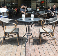 Meubles d'extérieur en gros, hôtel, restaurant, café, stations balnéaires, table en rotin, chaise empilable avec parasol, ensemble de jardin