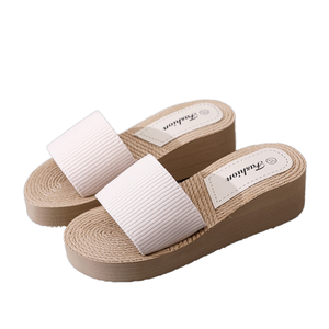 Sandales plates respirantes pour femmes, tendance estivale, antidérapantes, pour les vacances à la plage ou l'université - Product Image 1