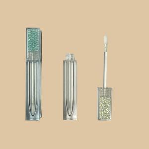 Tubos de Brillo Labial Vacíos en Oferta, Impresión de Pantalla en Plástico, Etiqueta Personalizada, Envases de Brillo Labial de 6 ml - Product Image 4