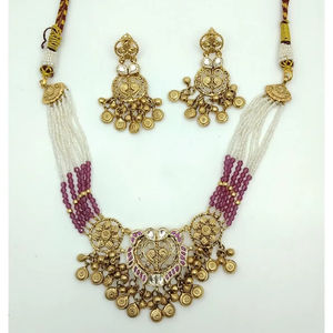 Ensemble de collier traditionnel en argent et or avec perles roses et motif de temple complexe, bijoux de mariée avec longues boucles d'oreilles assorties - Product Image 2