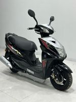 Scooter Urbain Yamaha Cygnus 125cc EFI SharpFace Sport StepThrough Économe en Carburant pour Trajets Urbains