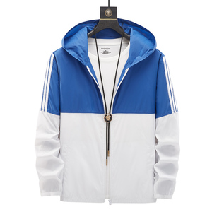 เสื้อผ้ากันแดดสำหรับผู้ชายสำหรับเล่นกีฬากลางแจ้งและพักผ่อนในฤดูร้อนปี 2025 เสื้อผ้าระบายอากาศดี ตัดสีตัดกัน แขนยาว มีฮู้ด ป้องกันความร้อน - Product Image 5