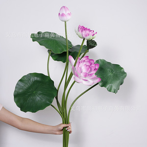 Fleur de lotus artificielle Gardenia avec feuilles et pétales en mousse PVC pour la décoration de mariage et de la maison - Product Image 1