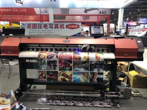 Imprimante numérique robuste à double tête Xp600 avec plateforme intégrée de 1,9 m, fabrication chinoise - Product Image 3
